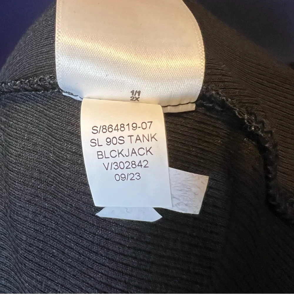 Old Navy Black Sleeveless Tank Top - Picture 8 of 8